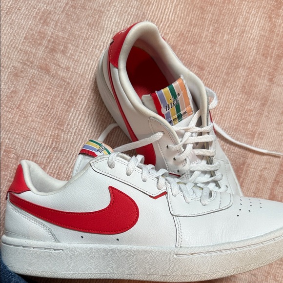 Nike White and Red Women’s Sneakers with Multicolor Tongue - Picture 6 of 6